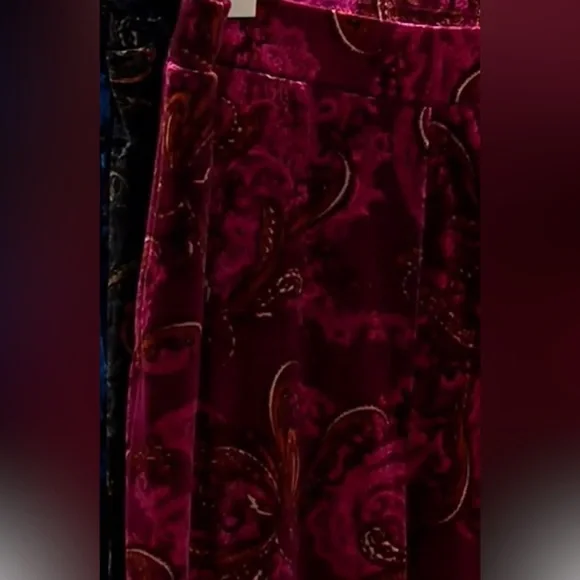 Susan Graver Regular Printed Knit Velvet Slim Leg Pull on Pants Berry/Amber - Picture 2 of 2